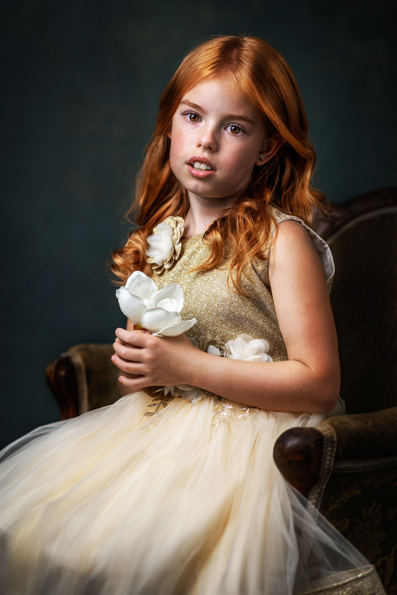 Fine Art fotografie – děvčátko s bílými květy